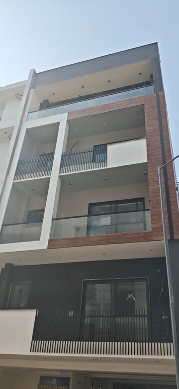 3 BHK Builder Floor – Exterior View View at BPTP District 3, Sector 85 - for Sale