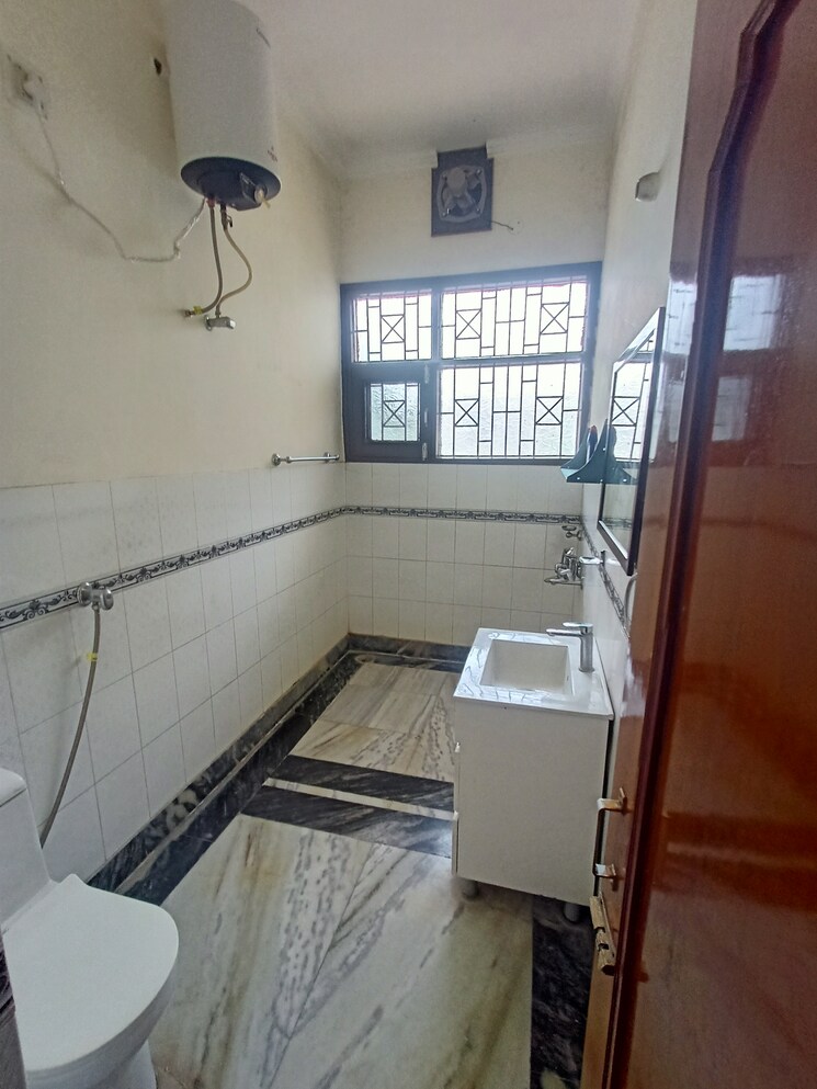 Bathroom, sector 4 2 Bedroom 1778 Sq.Ft. Independent House In Sector 4 Panchkula 9567978