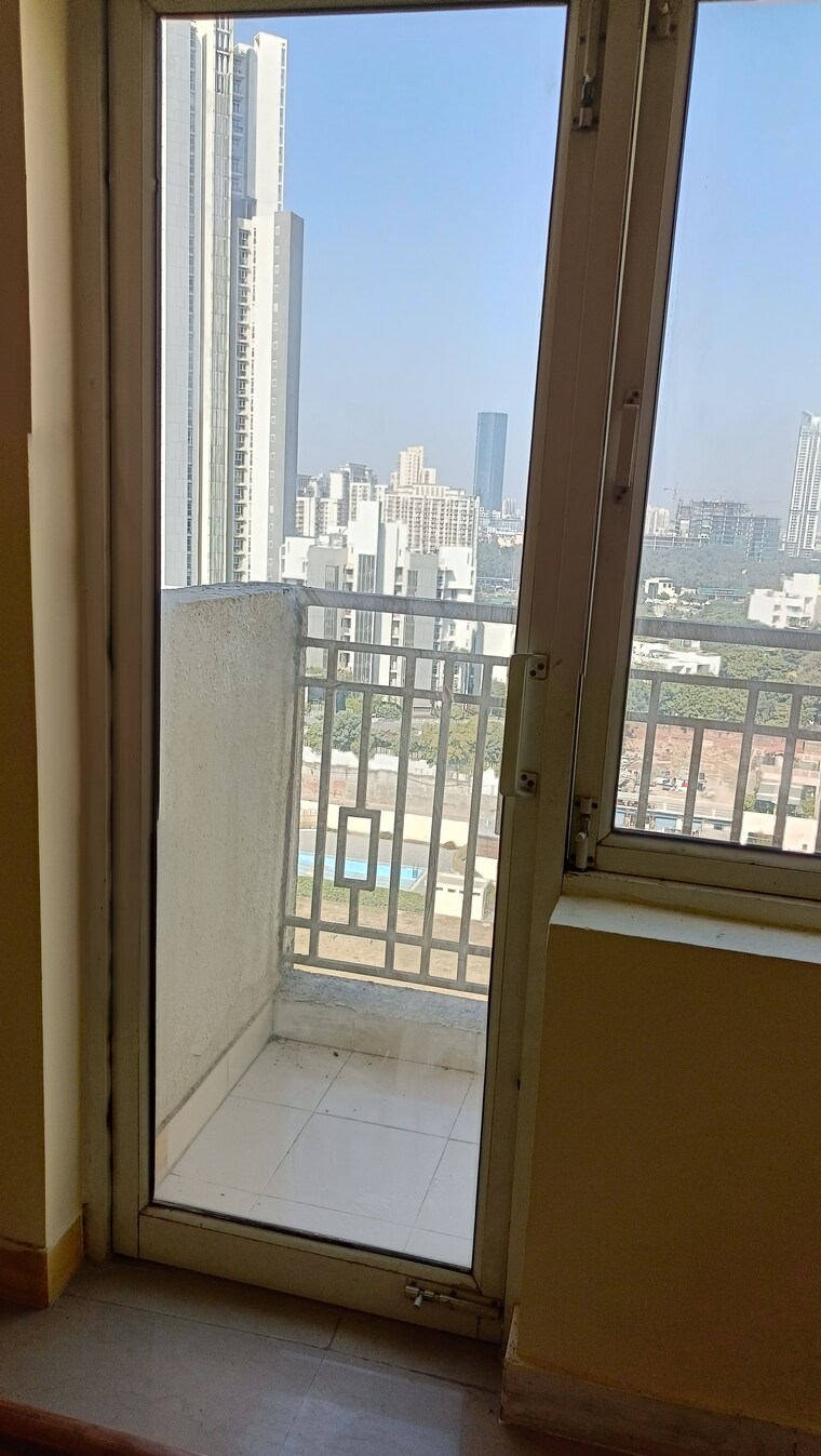 Balcony, shree-vardhman-mantra 2 Bedroom 800 Sq.Ft. Apartment In Sector 67 Gurgaon 9568054