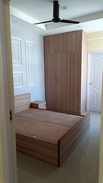 Room in 2 BHK Apartment at Shree Vardhman Mantra, Sector 67 – for Rent