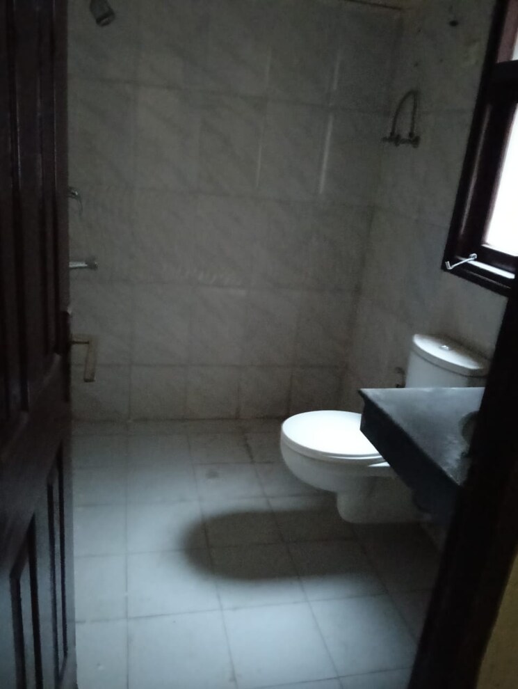 Bathroom, wave-prime-floors 2.5 Bedroom 194 Sq.Yd. Builder Floor In Wave City Ghaziabad 9568116