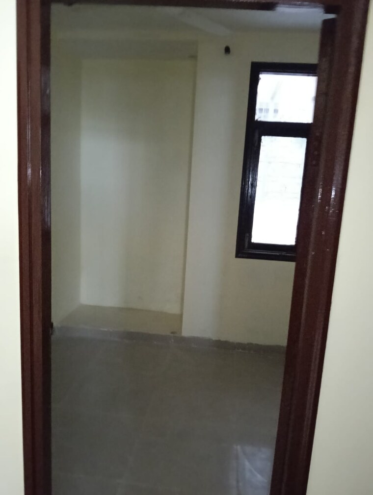 Room, wave-prime-floors 2.5 Bedroom 194 Sq.Yd. Builder Floor In Wave City Ghaziabad 9568116
