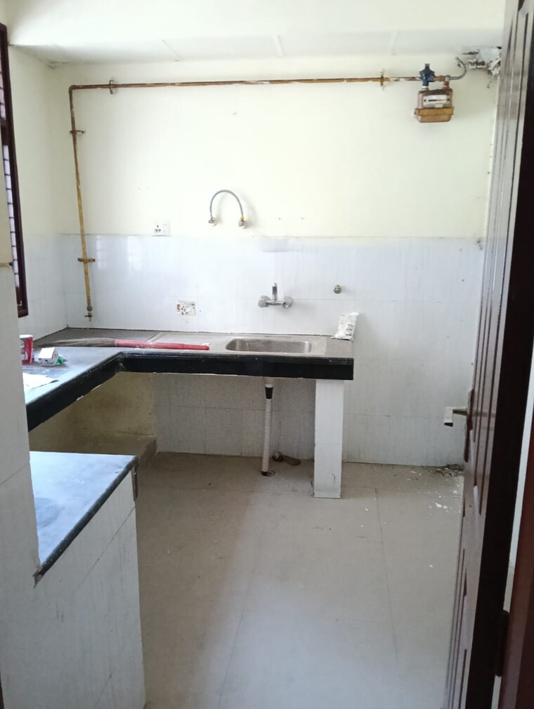 Kitchen, wave-prime-floors 2.5 Bedroom 194 Sq.Yd. Builder Floor In Wave City Ghaziabad 9568116