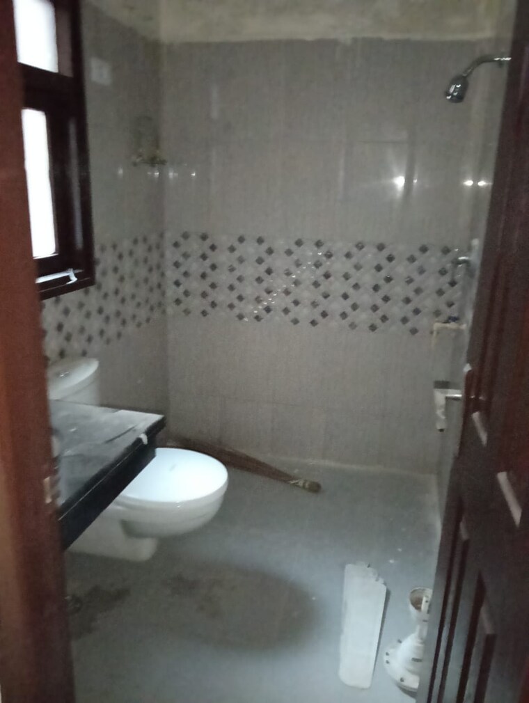 Bathroom, wave-prime-floors 2.5 Bedroom 194 Sq.Yd. Builder Floor In Wave City Ghaziabad 9568116