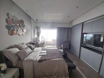 Room in 4 BHK Apartment at Lokhandwala Minerva Mahalaxmi, Mahalaxmi – for Sale