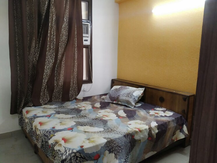 Bedroom, maya-garden-city 3 Bedroom 1800 Sq.Ft. Apartment In Lohgarh Zirakpur 9568211