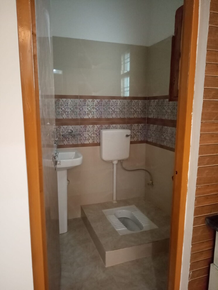Bathroom, badripur 3 Bedroom 102 Sq.Yd. Independent House In Badripur Dehradun 9568217