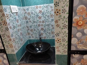 Team Area in 1 BHK Apartment at Bhandup East – for Rent