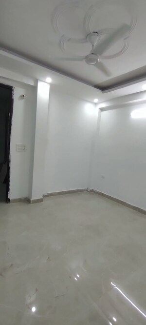 Room in 1 BHK Builder Floor at Saket – for Rent