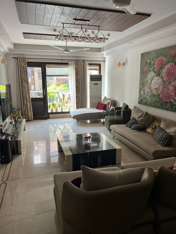 Living Room, kailash colony 3 Bedroom 2000 Sq.Ft. Apartment In Kailash Colony Delhi 9568291