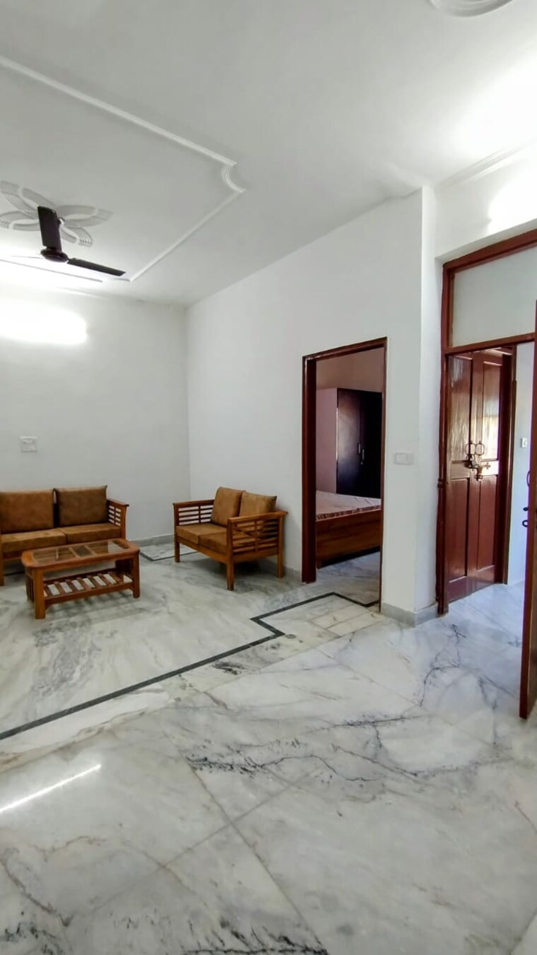 Living Room, sector 39 2 Bedroom 150 Sq.Yd. Builder Floor In Sector 39 Gurgaon 9568337