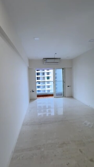 Room in 3 BHK Apartment at Ekta Tripolis, Goregaon West – for Rent