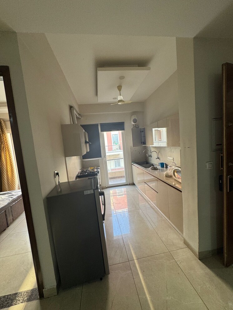 Kitchen, maya-garden-city 3 Bedroom 1800 Sq.Ft. Apartment In Lohgarh Zirakpur 9568397