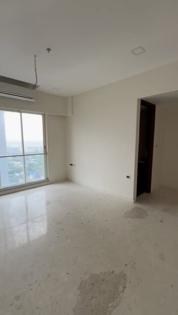 Room in 3 BHK Apartment at Ekta Tripolis, Goregaon West – for Rent