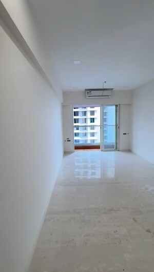 Room in 3 BHK Apartment at Ekta Tripolis, Goregaon West – for Rent