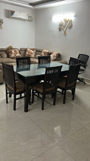 Living Room in 3 BHK Builder Floor at DLF City Phase IV, Dlf Phase iv – for Rent