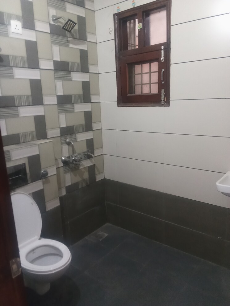 Bathroom, westend-apartment 2 Bedroom 500 Sq.Ft. Builder Floor In Rohini Delhi 9568435