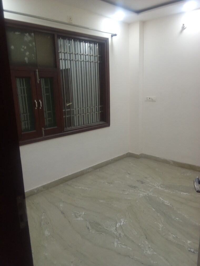 Room, westend-apartment 2 Bedroom 500 Sq.Ft. Builder Floor In Rohini Delhi 9568435