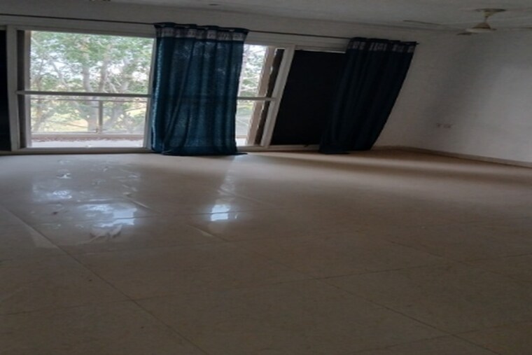 Room, alwar bypass road 4 Bedroom 500 Sq.Yd. Builder Floor In Alwar Bypass Road Bhiwadi 9568528
