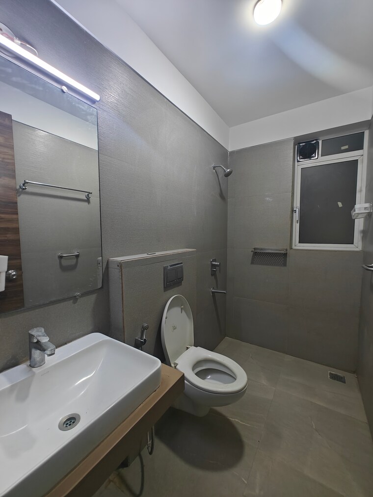 Bathroom, akshar-alvario 3 Bedroom 1650 Sq.Ft. Apartment In Seawoods Navi Mumbai 9568506