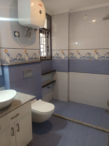 Master Bedroom in 3 BHK Builder Floor at Ansal Sushant Lok I, Sector 43 – for Rent