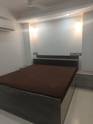 Furnished Amenities in 3 BHK Builder Floor at Ansal Sushant Lok I, Sector 43 – for Rent