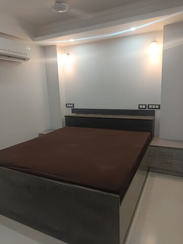 Furnished Amenities in 3 BHK Builder Floor at Ansal Sushant Lok I, Sector 43 – for Rent