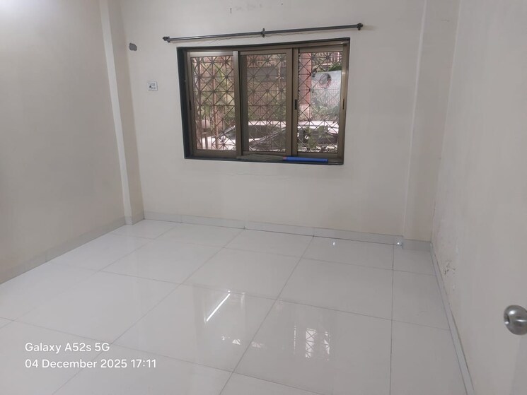 Room, vashi sector 29 3 Bedroom 1250 Sq.Ft. Apartment In Vashi Sector 29 Navi Mumbai 9568482