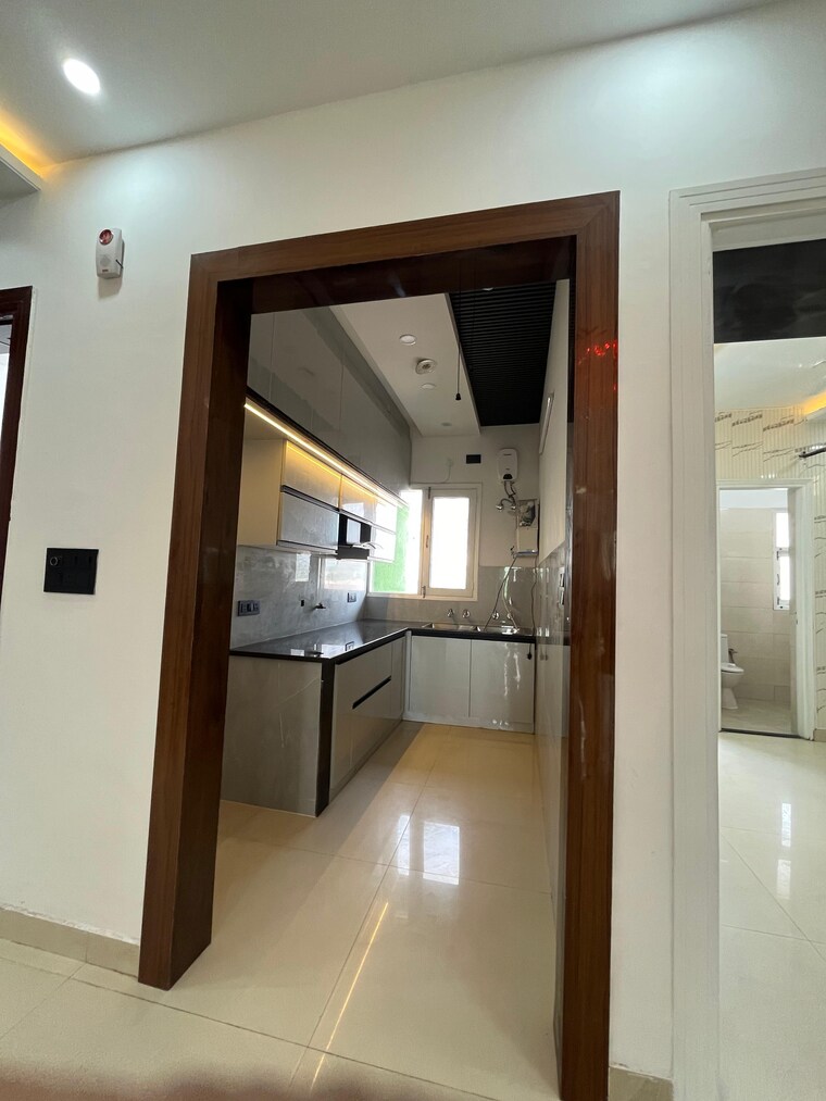 Kitchen, trishla-city 3 Bedroom 1550 Sq.Ft. Apartment In Patiala Road Zirakpur 9568594