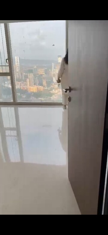 Room in 6 BHK Apartment at Lodha The Park, Worli – for Sale