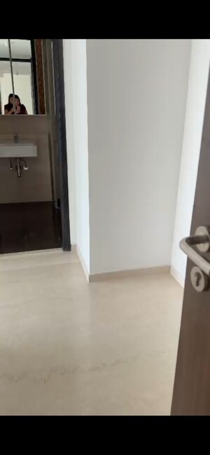 Room in 6 BHK Apartment at Lodha The Park, Worli – for Sale