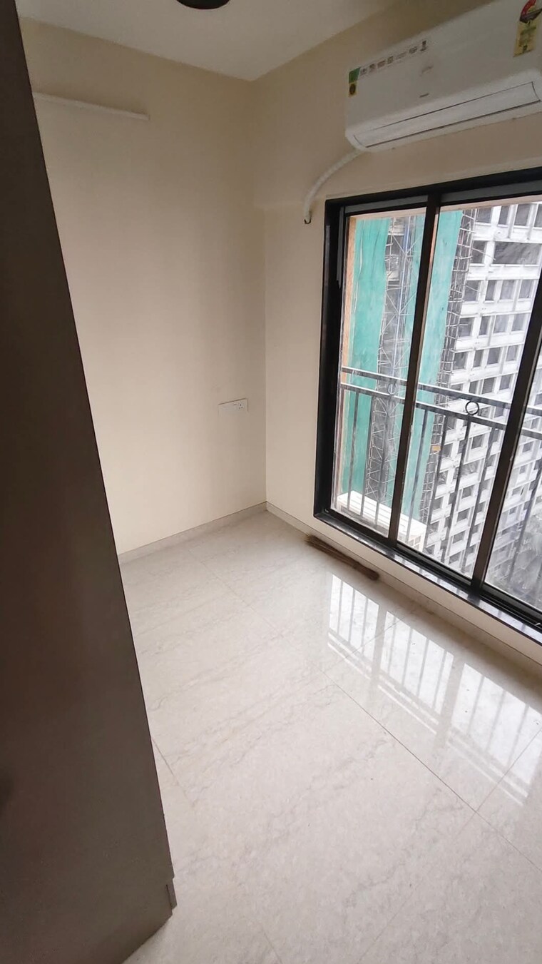 Room, azad nagar 2 Bedroom 750 Sq.Ft. Apartment In Azad Nagar Mumbai 9568718