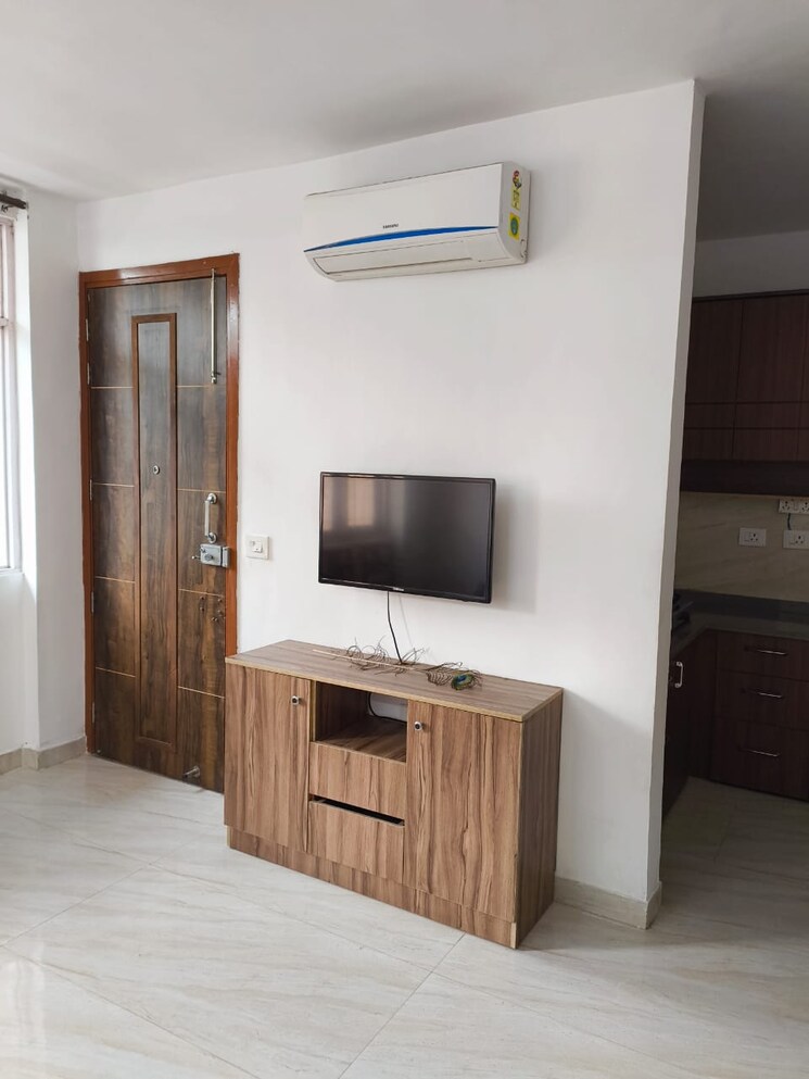 Room, dlf-star-tower 2 Bedroom 160 Sq.Yd. Builder Floor In Sector 30 Gurgaon 9568689