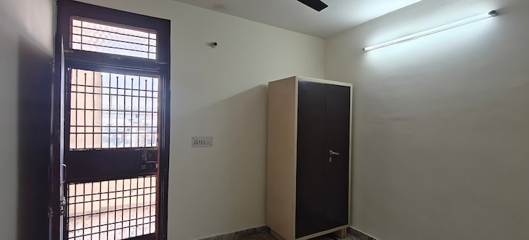 Room, mayur vihar phase 1 1 Bedroom 450 Sq.Ft. Builder Floor In Mayur Vihar Phase 1 Delhi 9568768
