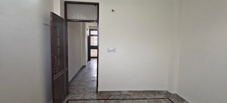 Room, mayur vihar phase 1 1 Bedroom 450 Sq.Ft. Builder Floor In Mayur Vihar Phase 1 Delhi 9568768