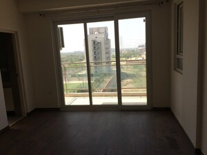 Room in 3 BHK Apartment at Hero Homes Gurgaon, Sector 104 – for Rent