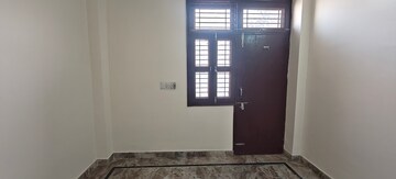 Room in 1 BHK Builder Floor at Mayur Vihar Phase 1 – for Rent