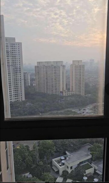 Room in 2 BHK Apartment at Lodha Crown Quality Homes, Majiwada – for Rent