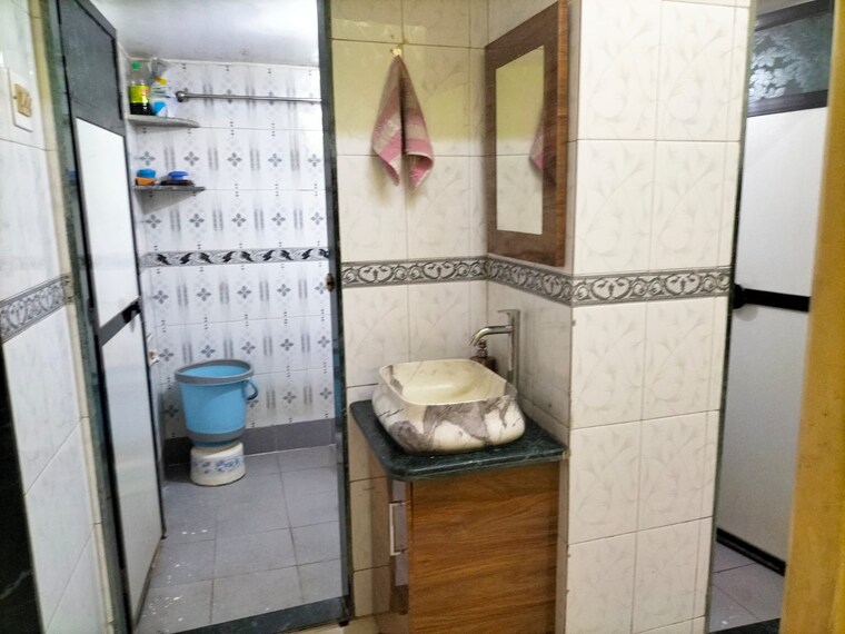 Bathroom, nadesar 2.5 Bedroom 500 Sq.Ft. Apartment In Nadesar Varanasi 9176278