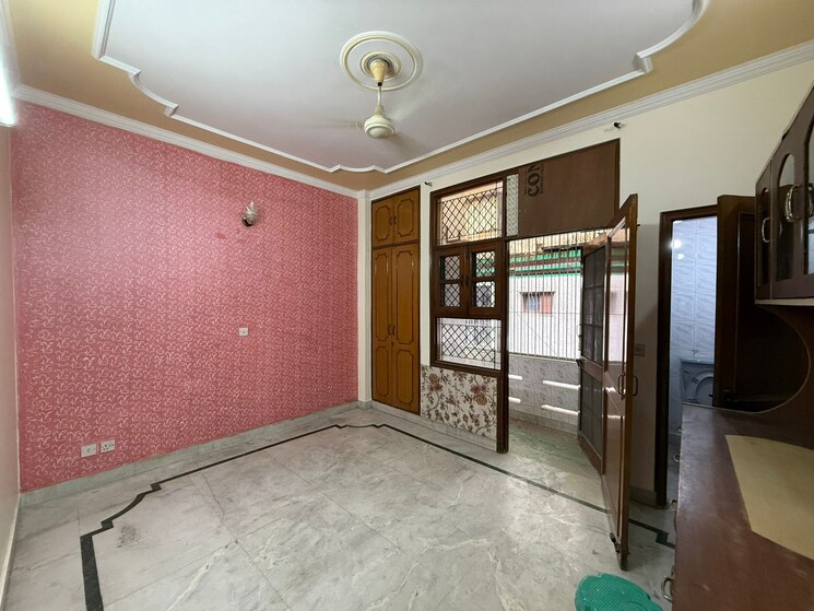 Room, paschim vihar 3 Bedroom 1671 Sq.Ft. Builder Floor In Paschim Vihar Delhi 9568383