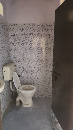 Bathroom in 1 RK Apartment at Shanti Bhawan, Sarita Vihar – for Rent