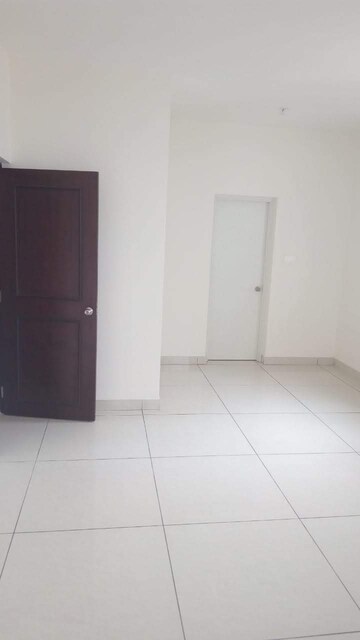 Room in 3 BHK Apartment at Brigade Gardenia, Jp Nagar – for Rent