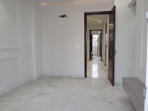 Room in 2 BHK Builder Floor at Paschim Vihar – for Rent