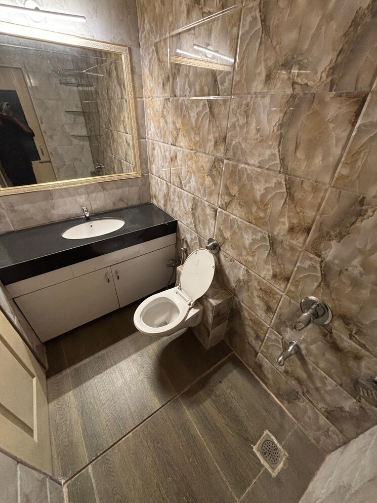 Bathroom, airoli sector 6 2 Bedroom 1200 Sq.Ft. Apartment In Airoli Sector 6 Navi Mumbai 9569249