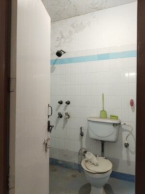 Bathroom in 3 BHK Builder Floor at Kanishka Residency, Sector 35 – for Rent