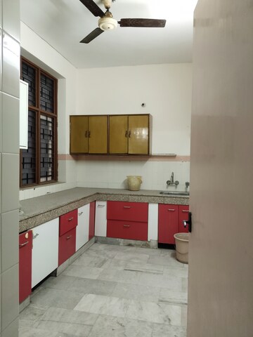 Kitchen in 3 BHK Builder Floor at Kanishka Residency, Sector 35 – for Rent