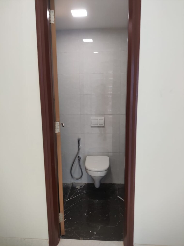 Bathroom, ekta-tripolis 3 Bedroom 1084 Sq.Ft. Apartment In Goregaon West Mumbai 9569210