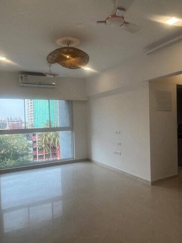 Room in 2 BHK Apartment at Ikebana, Matunga East – for Rent