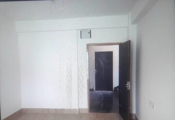 Room in 2 BHK Apartment at Hakim Para – for Sale