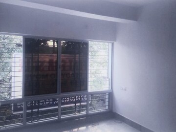 Room in 2 BHK Apartment at Hakim Para – for Sale